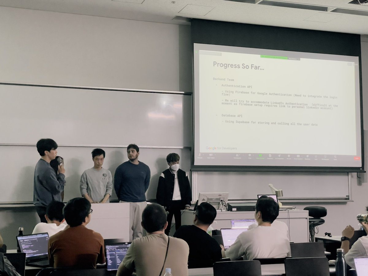 gdsc_waseda's tweet photo. 昨日、ソフトウェア開発の進捗MTGを行いました！各チームは、大学生にとって有益な革新的なアイディアを共有しました。これらは学生が普段は気づかないが、実際には必要としているサービスです。また、開発プロセスと直面した課題についても議論しました。

#gdscjp #gdscwaseda https://t.co/ElitEKdIqJ
