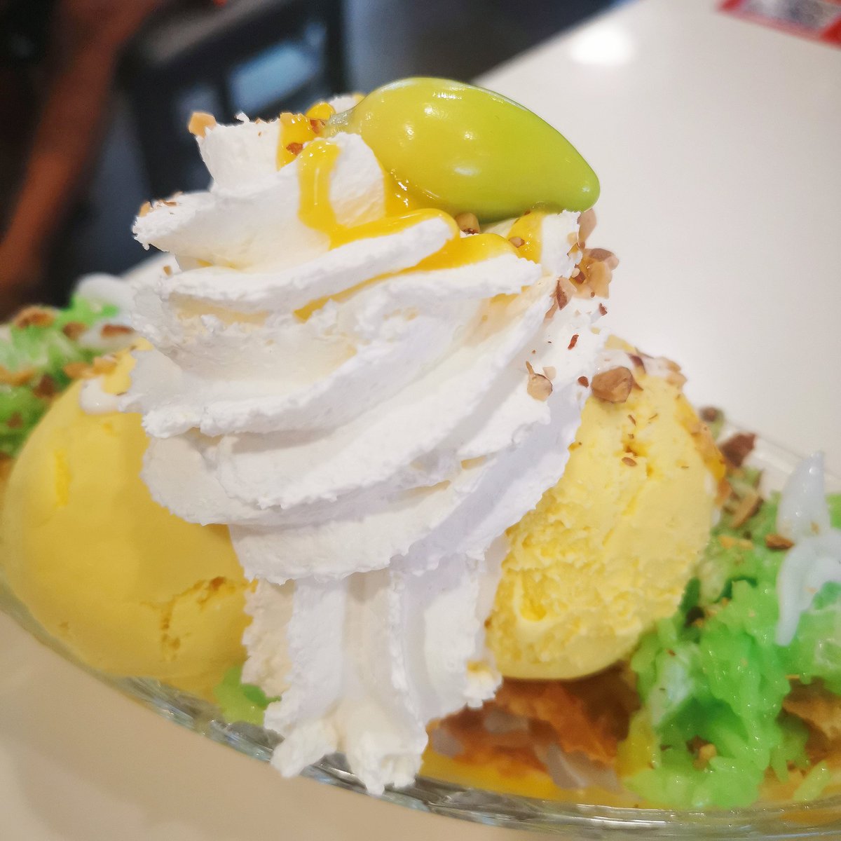 .

 ไอศกรีมข้าวเหนียวมะม่วง : Ice cream Mango with Sticky Rice

 #stickyrice #delicious #dessert #mango #icecream #yummy #food #thaifood #foodstylist  #foodphoto #foodphotographer #foodphotography #foodoftheday #pictureoftheday #photooftheday  #huawei #huaweimate20x #thailand