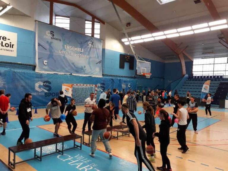 ✅ C’est maintenant « Du stade à l’emploi » <a href="/FranceTravail/">France Travail</a> Chartres 1️⃣0️⃣1️⃣chercheurs d’emploi et 2️⃣1️⃣ Entreprises engagées autour du basketball 🏀 et cette après-midi Jobdating 🚀🎯