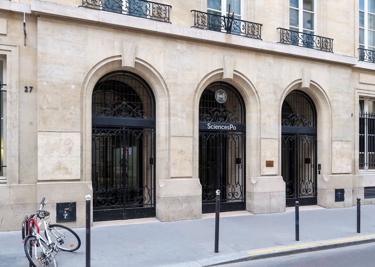 LabBdf's tweet image. 🚀Le 09/04, Le Lab est parti à la rencontre de l’Impact Studio de @sciencespo avec un Lunch &amp;amp; Learn sur l&apos;#IA générative ! Un sujet stratégique pour la @Banque de France et les étudiants.
💡 Un grand merci à tous les participants pour leur énergie et leur curiosité sans limite !