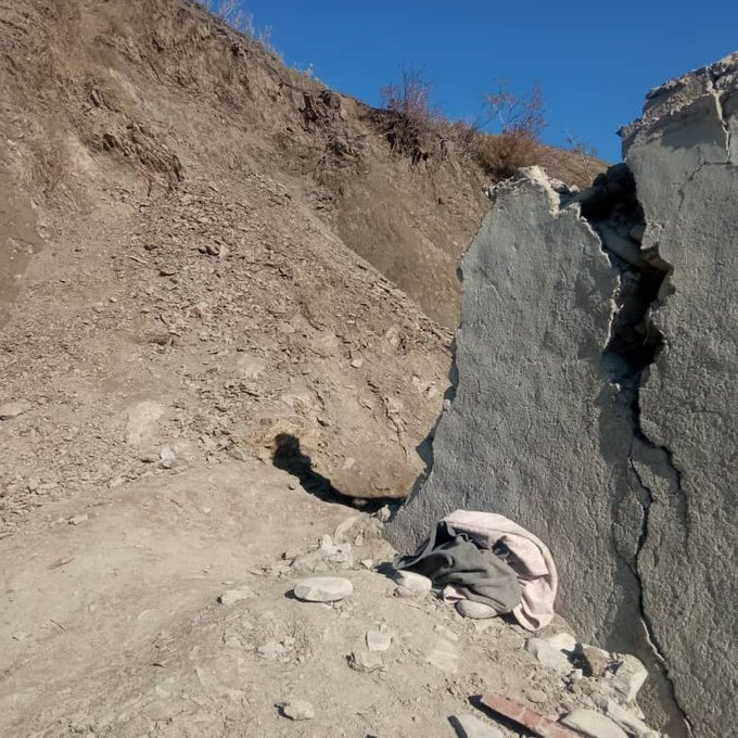 Five family members have died due to a mountain landslide in Paktia.

Nesar Ahmad Nijat, the head of Natural Disaster Management in Paktia, told TOLOnews that the incident occurred around midnight last night (Monday) in the Wazi, Zadran district.
#TOLOnews