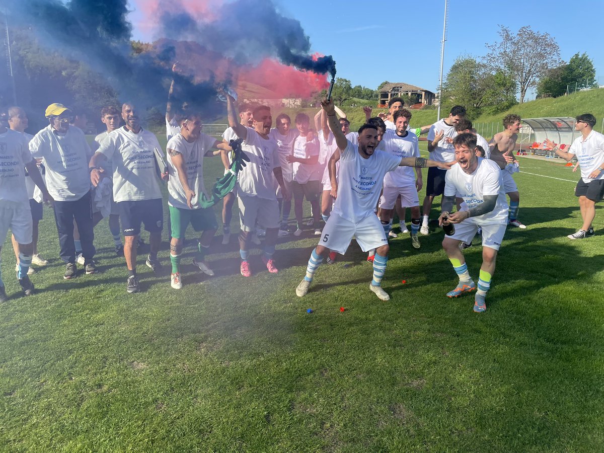 usmaranese's tweet photo. Sua maestà non è SECONDA a nessuno. 🍾

#forzaMarano https://t.co/HFRXdSUSEt