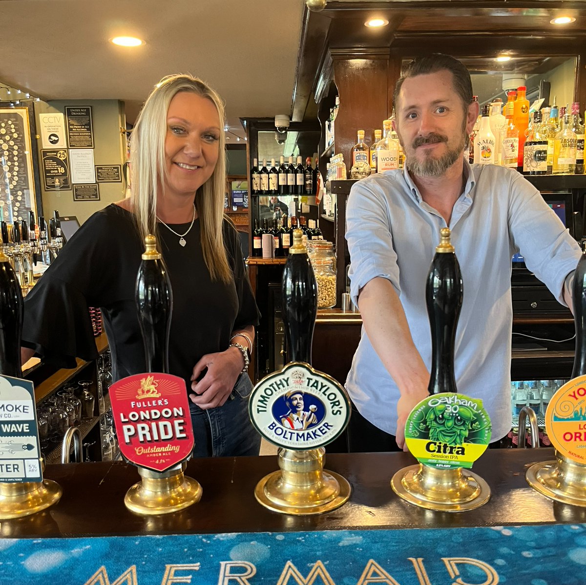 Lucy, Steven and the team at The Royal George are delighted to announce that Boltmaker is now pouring at their pub. 🍺 Set in leafy Hersham, The Royal George is a traditional pub offering cracking beer, freshly prepared food, a friendly service and a great beer garden. ☀️