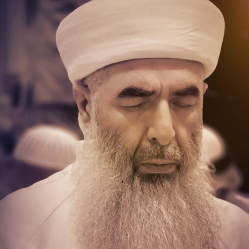 arslanhasan33's tweet photo. Mübârek beldelere mübârek yüzün sürdün 
Deste edip güllerin ipek bohçana sardın
Arzu hâlin yazarak yüce huzûra vardın 
Şefaat müjdesiyle tez gelesin sevdiğim
Vuslatın bayram olur tattır bize sevdiğim

H. 

#MevlanaGavsıNizam
#HasretBitiyor https://t.co/SWS7Cj7SU0