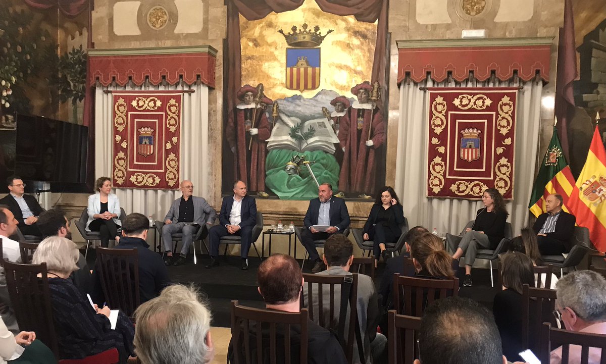 En el Día del emprendedor organizado por <a href="/dipcas/">Diputació de Castelló</a> participan las entidades más relevantes de la provincia.
<a href="/camaracastellon/">Cámara Castellón</a> <a href="/espaitec/">Espaitec UJI</a> <a href="/FGlobalis/">Fundación Globalis</a> <a href="/CEEICastellon/">CEEI Castellón</a> <a href="/secotcastellon/">secotcastellon</a> 
<a href="/apoyoytrabajo/">acciÓnate</a> colaboramos continuamente con todas ellas.