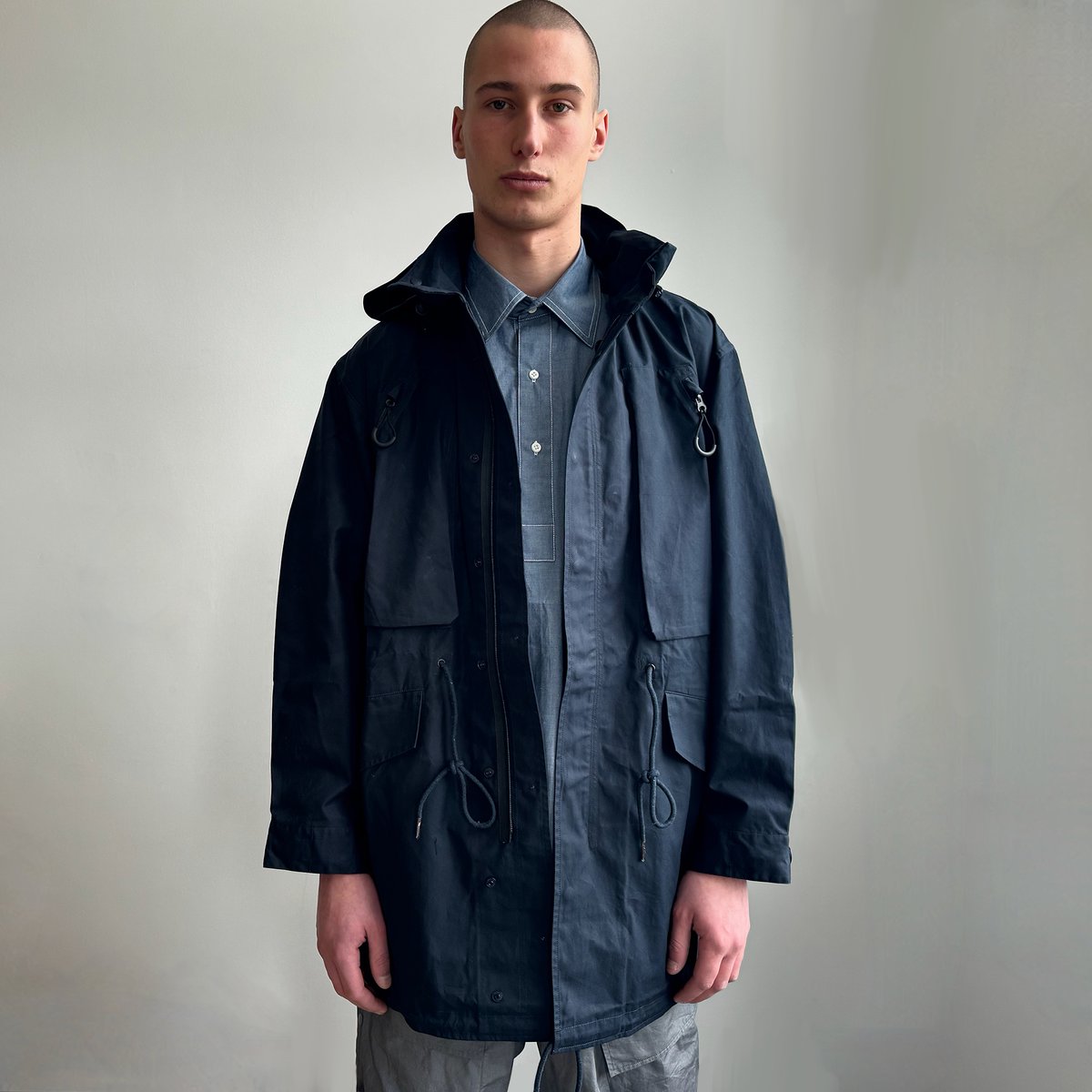 Special order parks in Ventile with M-65 style stowable hood. Contact: info@hawkwoodmercantile.com #hawkwoodmercantile #hawkwood #outerwear #jacket #coat #parka #ventile #madetoorder #menswear