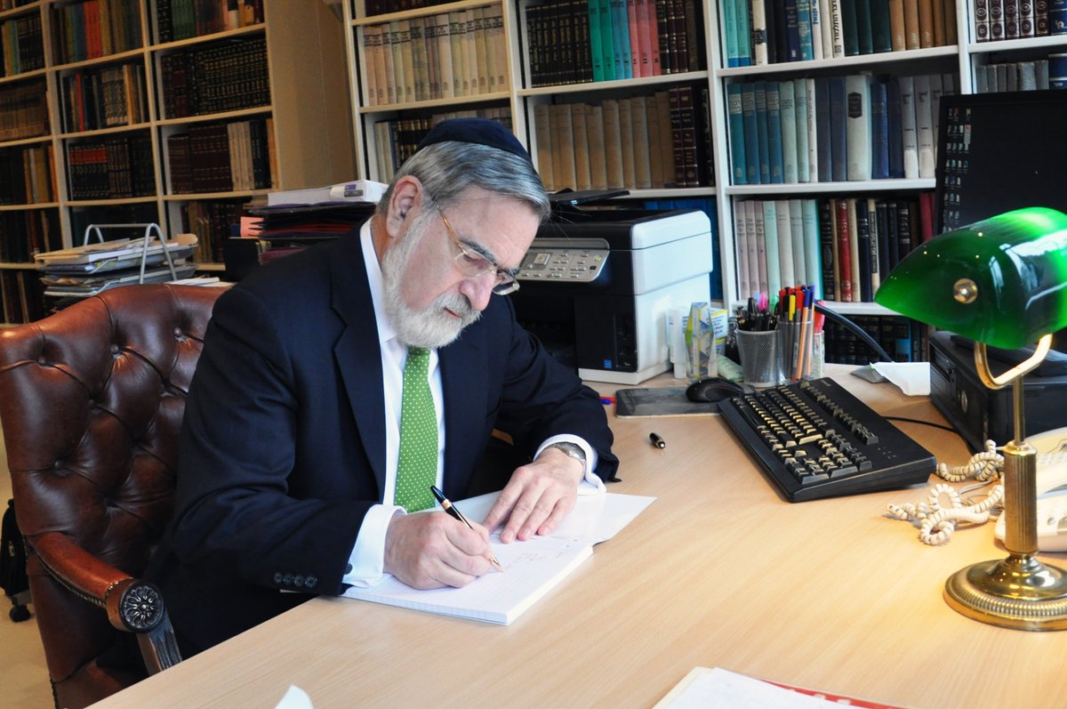 The Rabbi Sacks Legacy and the National Library of Israel are delighted to announce a significant milestone for both institutions as the personal archive of the late Rabbi Lord Jonathan Sacks arrives at the Library in Jerusalem. Some 50 cartons containing archival material,