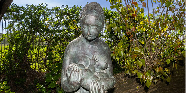 women_toponymy's tweet photo. https://t.co/0ngUcjAYF6
13 aprile 2024 Nr.266 Nomi e Luoghi, Spigolature 
"LE STATUE FEMMINILI NEL PAESAGGIO URBANO"
Del caso milanese sulla statua di Vera Omodeo, Dal latte materno veniamo.
Non vi è quasi piazza...
Giuliana Nuvoli, qui:  
https://t.co/kLAuxqlJZb https://t.co/N5PnacC7SZ