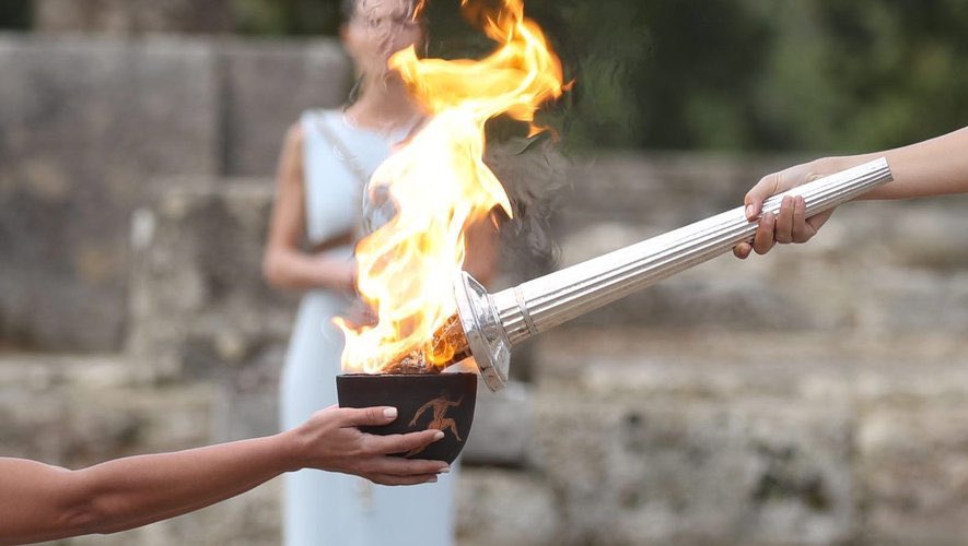 #Paris2024 🔥 La Flamme olympique a été allumée à #Olympie, en Grèce 🇬🇷 ! C'est le début d'un périple incroyable qui la mènera jusqu'au #Loiret le 10 juillet prochain. #flammeloiret