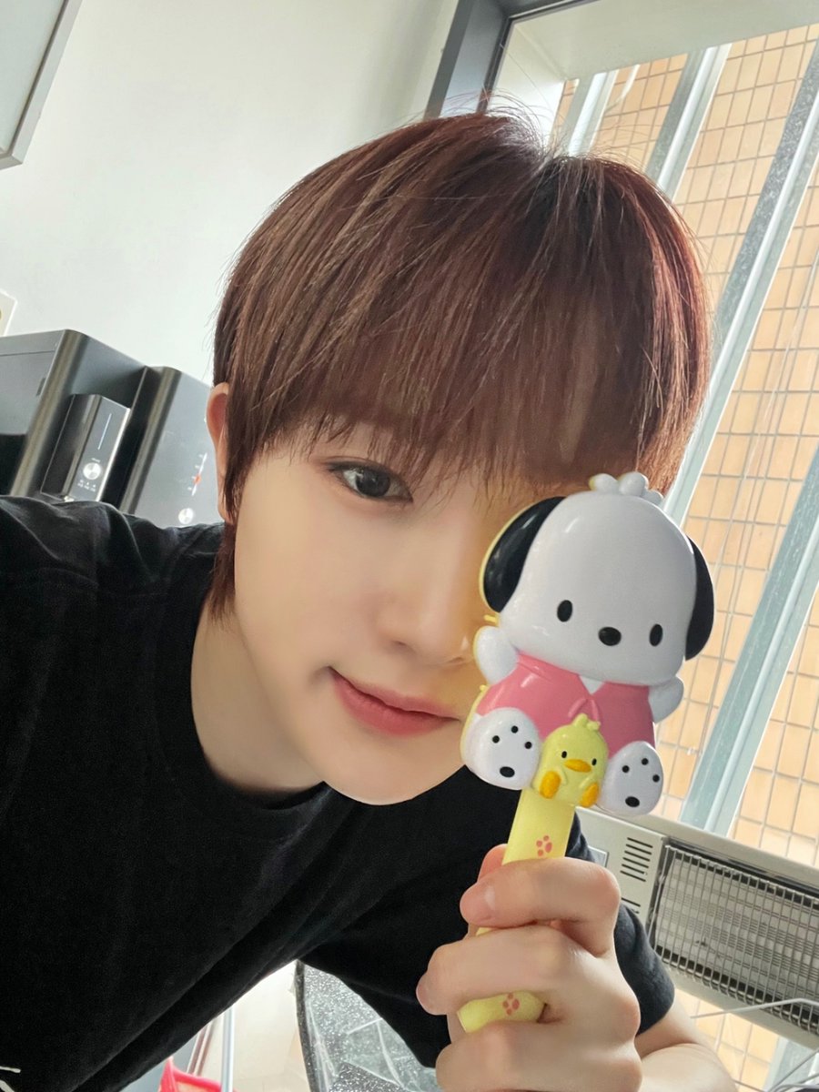 TPST_twt's tweet photo. [#혁] 🐶포챠혁🐶 https://t.co/ME1AZa5JcB