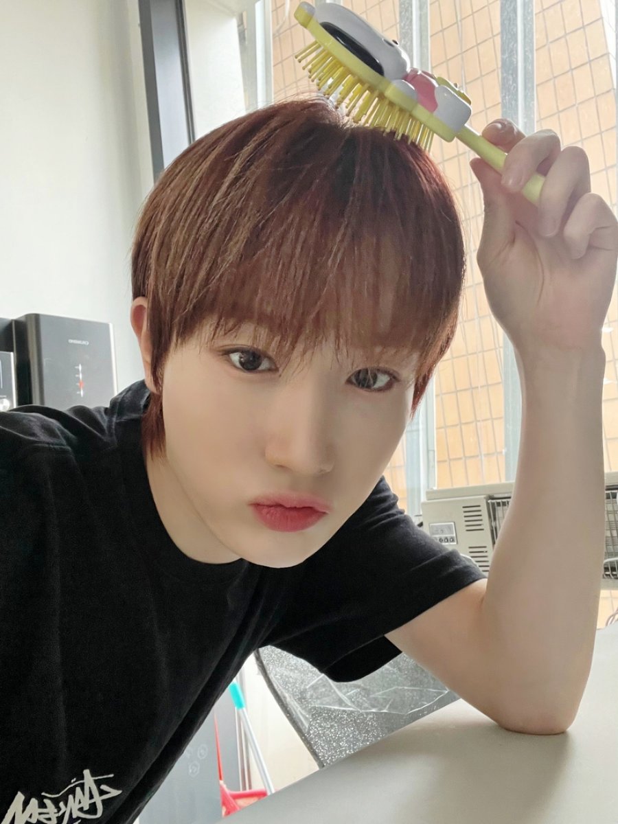 TPST_twt's tweet photo. [#혁] 🐶포챠혁🐶 https://t.co/ME1AZa5JcB