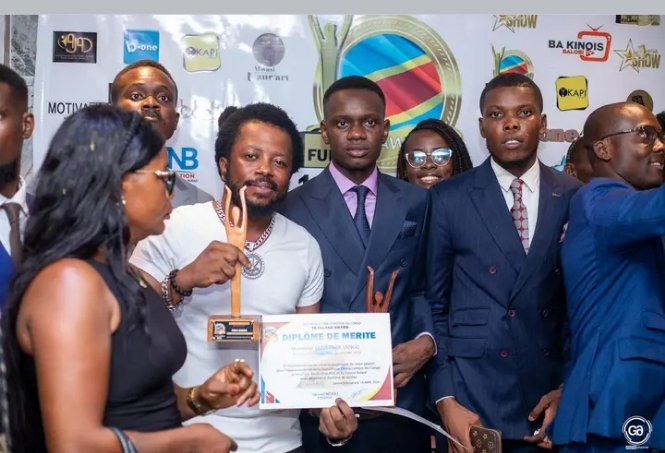 richcaldi39116's tweet photo. Récap sur image, ToFulana Awards   une structure pour la reconnaissance des efforts de jeunes congolais avec son Slogan "Que les forts soutiennent les moins forts" . 🤝🤝🤝 La cérémonie de remise des trophées et diplômes de mérites s'est passée dimanche dernier 14 Avril 2024! https://t.co/dpTTru1htq