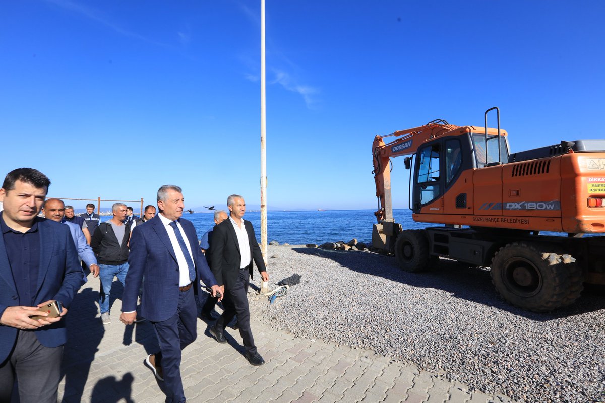 mustafagnyresmi's tweet photo. Güzelbahçe Sahil Projemize söz verdiğimiz gibi başladık. 
Artık konuşma değil icraat zamanı.
#sevdamızgüzelbahçe https://t.co/Ise4sNPg7S
