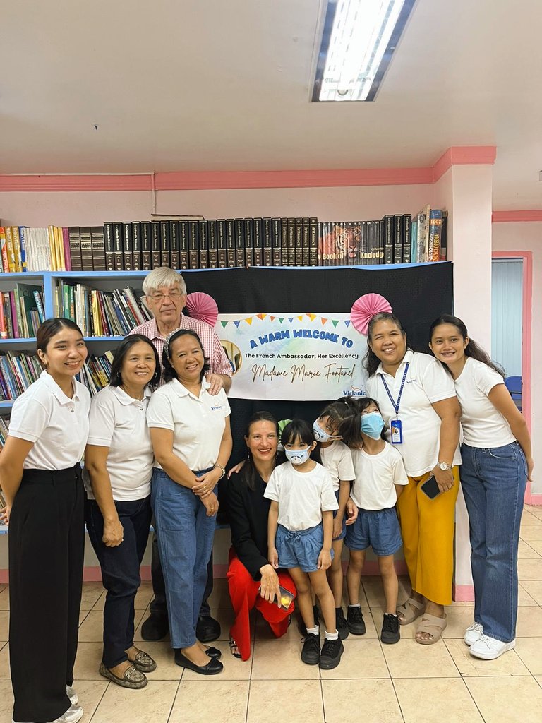 FrenchEmbassyPH's tweet photo. 🇫🇷🇵🇭 French Ambassador @MarieFontanelPH visited @Virlanie Foundation and had meaningful exchanges with the kids and volunteers. 

The visit highlights our shared commitment to empowering underprivileged children and strengthens the partnership between France and the Philippines. https://t.co/hRI5yeILaV