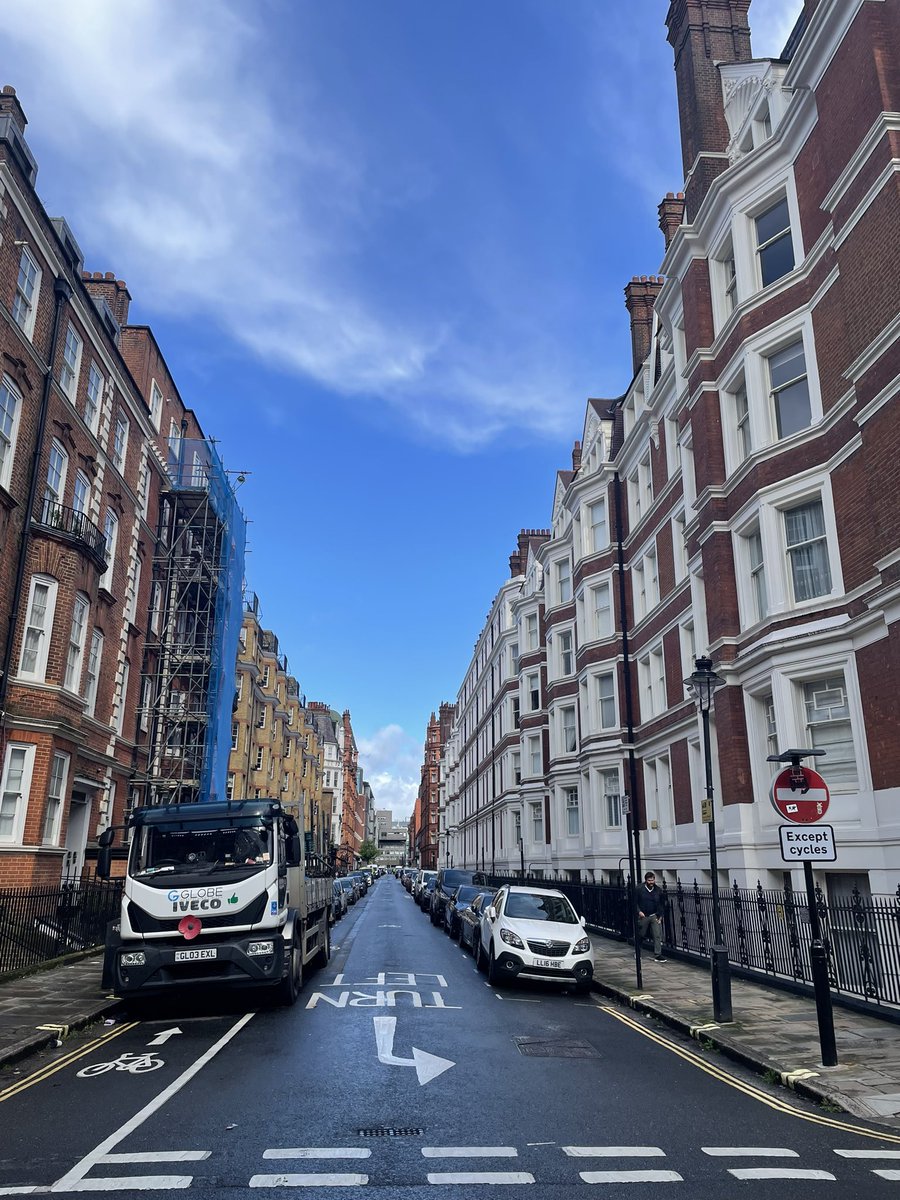 iammaxrodrigues's tweet photo. A primavera de Londres e suas oscilações de temperatura 🥲🌧️➡️💨➡️☀️

Do neida uma chuva de granizo e 5 minutos depois um céu azul e lindo 🤩 como se nada tivesse acontecido 😅 https://t.co/vB2hHuyVrU
