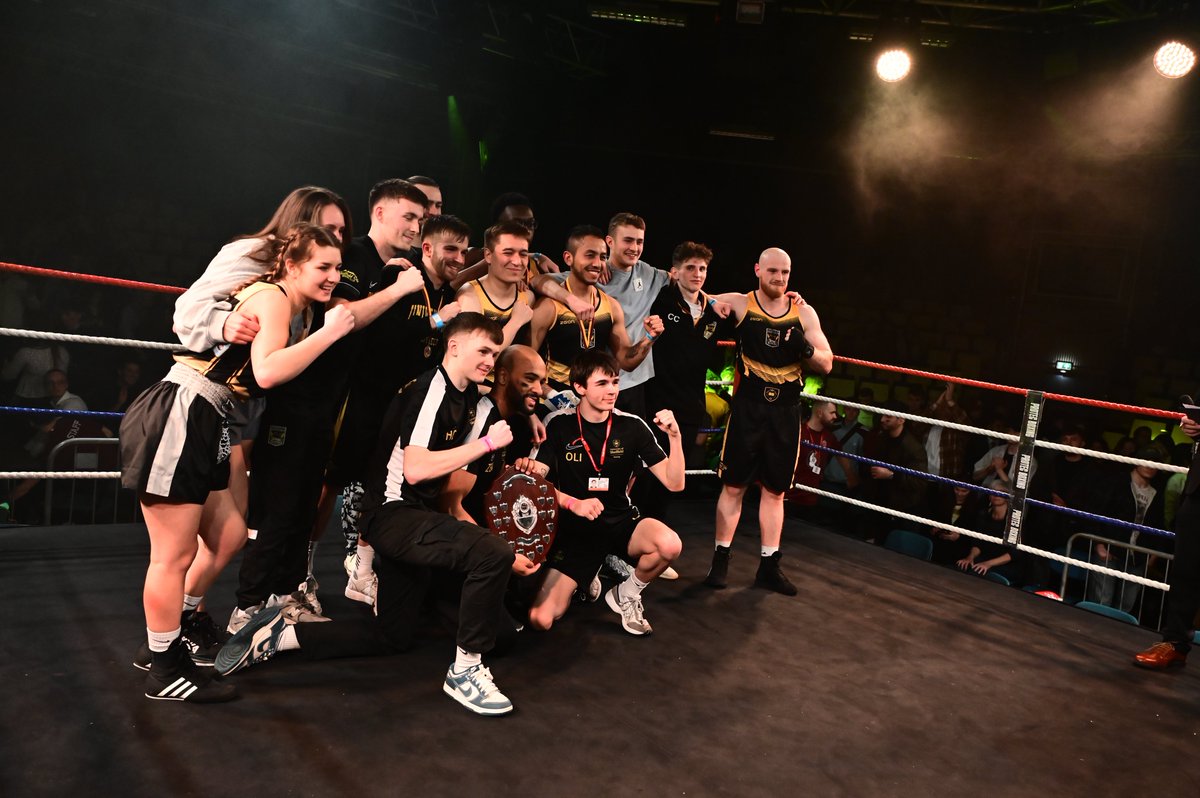12 bouts later and the point for Varsity Boxing goes to the University of Sheffield! Congrats @ShefUniBoxing 🥊 📸 Angela Reid & Leo Kuok