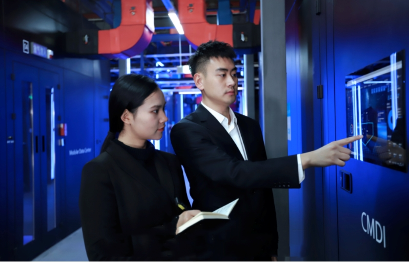 Big strides in data transmission! China Mobile has recently launched the world's first 400G computing power channel between #Guiyang and Ningbo, cutting transmission time to just 14 ms over a remarkable 2,808-km distance. #DigitalGuizhou