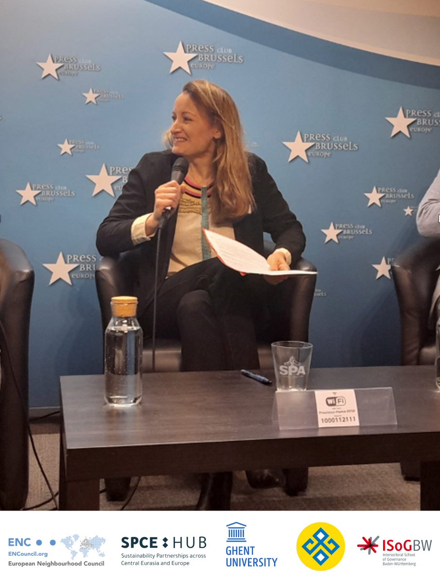In between panels Dr @fabiennebossuyt and Sarah Rinaldi, Head of Unit for Middle East & Central Asia @EU_Partnerships, discuss the Hydro4EU program which brings together science, professionals & business & the importance of inclusion of #CentralAsia in #Erasmus+ & Horizon Europe