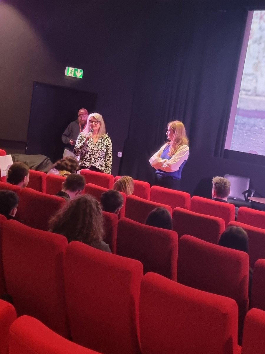 The EA with @BBCnireland welcome 180 pupils to @QFTBelfast for a special screening of the multi-award-winning doc of #OnceUponaTimeInNorthernIreland. This is part of a new education pilot as students seek to understand the legacy of the troubles. 

#SharedEd