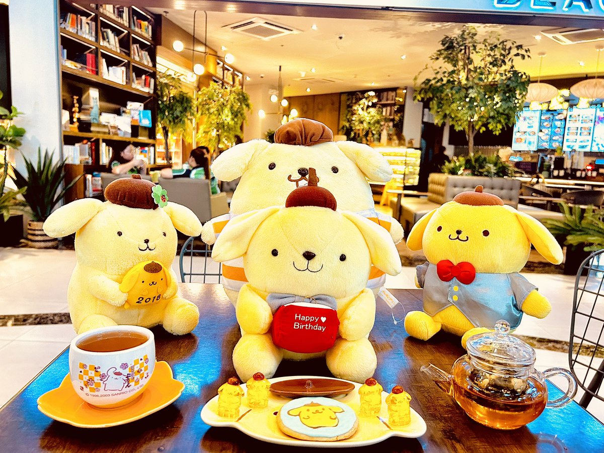 Siryuusly's tweet photo. Happy Birthday Pompompurin!! #sanrio #pompompurin https://t.co/IAGaaemtms