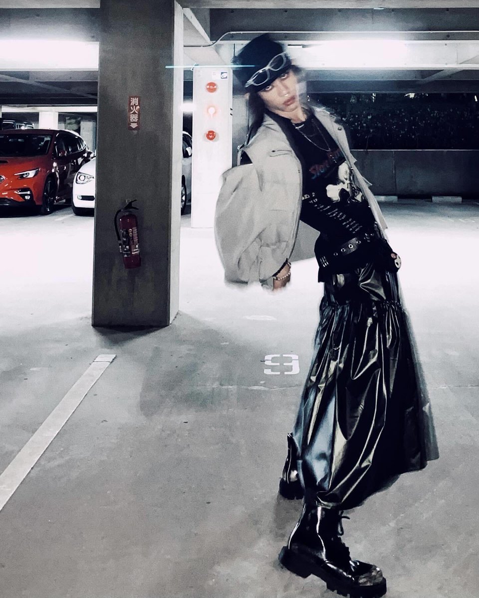 uc_jiang's tweet photo. ༺ 𝑆𝑎𝑡𝑢𝑟𝑑𝑎𝑦 𝑛𝑖𝑔ℎ𝑡 𝑧𝑜𝑚𝑏𝑖𝑒 ༻

ーJacket / @hare_official  @hare_ikebukuro 
－Top / @libbyandrose_official 
－Pant / @libbyandrose_official 
ーShoes /  @zara 

#ootd #tokyo #被写体 #写真好きな人と繋がりたい 
#rockstyle #model #libbyandrose #hare https://t.co/2WkOjQ9Qt8
