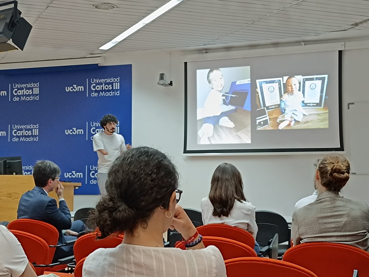 Me ha encantado hoy la charla de David Aguilar <a href="/handsolo99/">Handsolo</a> en la <a href="/uc3m/">UC3M</a>. Eres un ejemplo de superación y de ingenio. Me encanta cómo combinas tecnología y juego para adaptar a cada necesidad de forma divertida :)