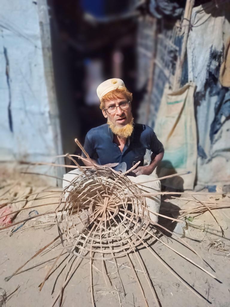 Nur Ahmed is a elderly man. age 56 year. He sits alone and making pergua.

#bappyphotographer 
#streetphotography 
#documentaryphotography 
#rohingyaphotography 
#makin

Bappy Photographer