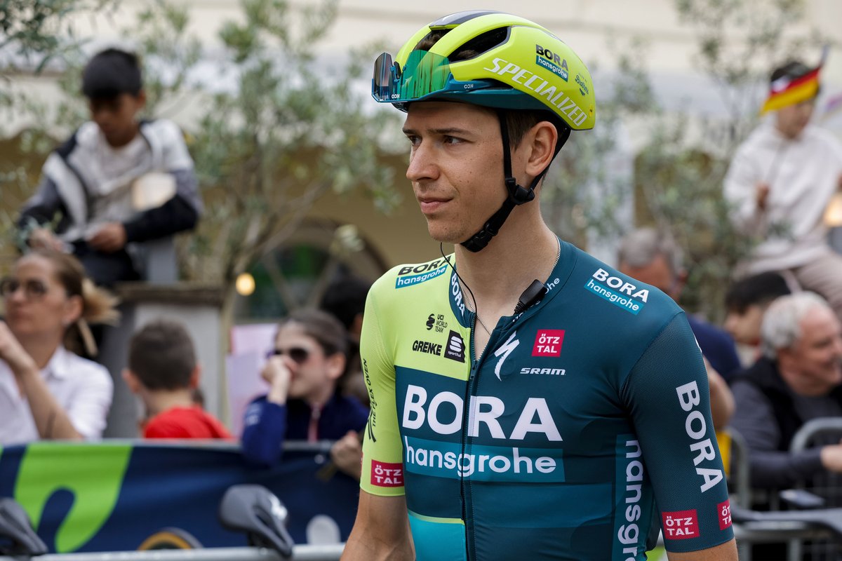 🇮🇹 #TotA 137 km to go. A group of six is 2 minutes ahead of the peloton, including #BORAhansgrohe rider Patrick Gamper 📷 Sprintcyclingagency (photo from yesterday's stage)