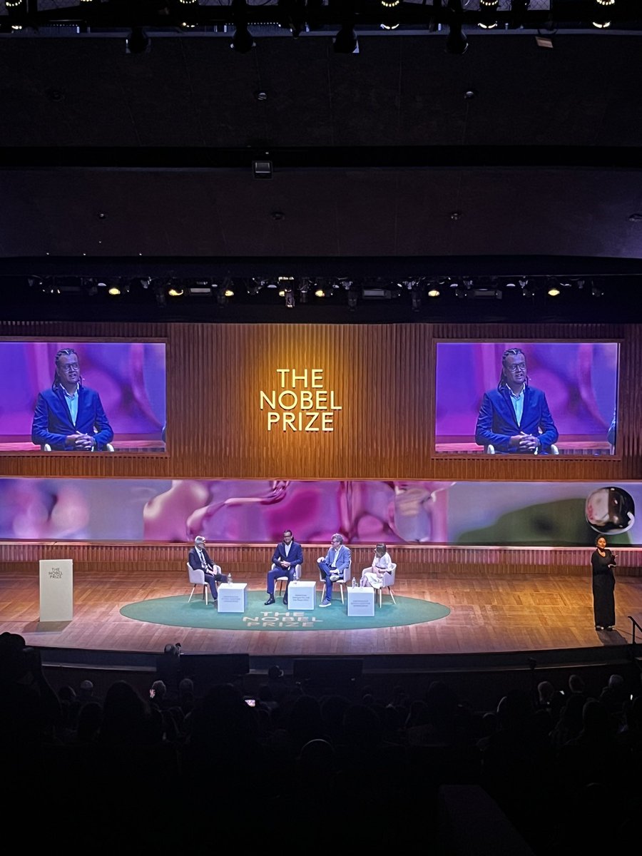 It was a pleasure to be a panelist in the @NobelPrize Dialogue, held at UERJ, Rio de Janeiro. 🇧🇷 

Together with the 2021 Nobel laureate, Dr David MacMillan (@dmac68), Antonio Fidalgo and Helena Nader we discussed the benefits of Science to society. It was a unique experience.