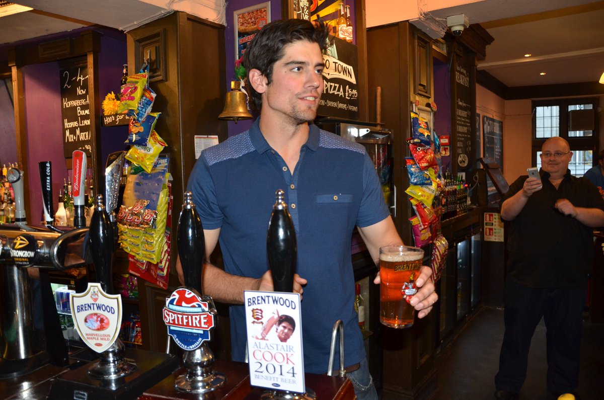 10 years ago today - we spoke to Sir Alastair Cook about his benefit year and benefit beer, courtesy of @BrentwoodBrewCo phoenixfm.com/2014/04/16/ala…