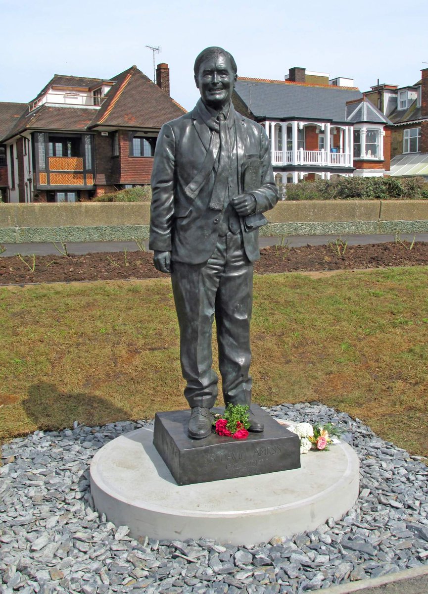 A staue has gone up in memory of Sir David Amess in Southend, wonder how long it will take the left to attack it.....