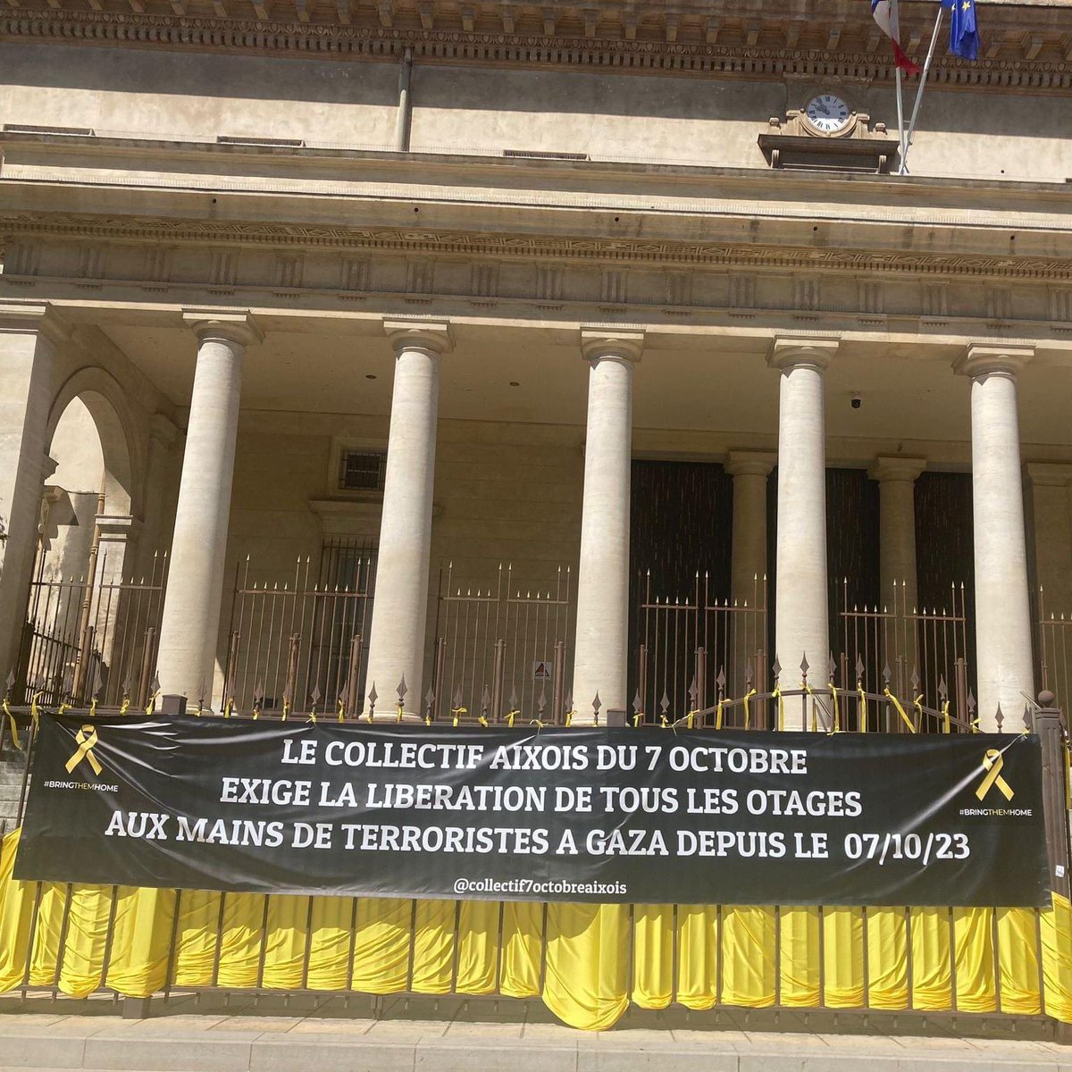 Coll7octobreaix's tweet photo. Notre collectif s'est mobilisé dimanche
pour demander la libération des otages pour  : 
- Porter leur voix
- Faire connaître leurs histoires,
- Lutter contre la désinformation qui entraine une haine galopante dans notre société https://t.co/U1oO6z0SBh