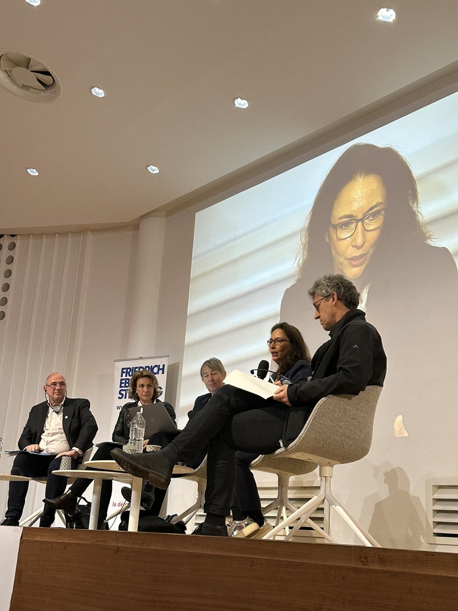 Isabelle Schömann (@isaschoemann) on Twitter photo 👉🏼L’intersyndicale européenne mobilisée et forte contre l’extrême droite
💪 <a href="/etuc_ces/">EUROPEAN TRADE UNIONS</a> avec la <a href="/CFDT/">CFDT</a> la <a href="/CGT/">CGT</a>, <a href="/UNSA/">unsa hasan</a> , la <a href="/DGB/">DB</a> et la <a href="/CGIL/">cgil</a> passent à l’offensive : lnkd.in/enR9qdZw 👉🏼L’intersyndicale européenne mobilisée et forte contre l’extrême droite
💪 <a href="/etuc_ces/">EUROPEAN TRADE UNIONS</a> avec la <a href="/CFDT/">CFDT</a> la <a href="/CGT/">CGT</a>, <a href="/UNSA/">unsa hasan</a> , la <a href="/DGB/">DB</a> et la <a href="/CGIL/">cgil</a> passent à l’offensive : lnkd.in/enR9qdZw