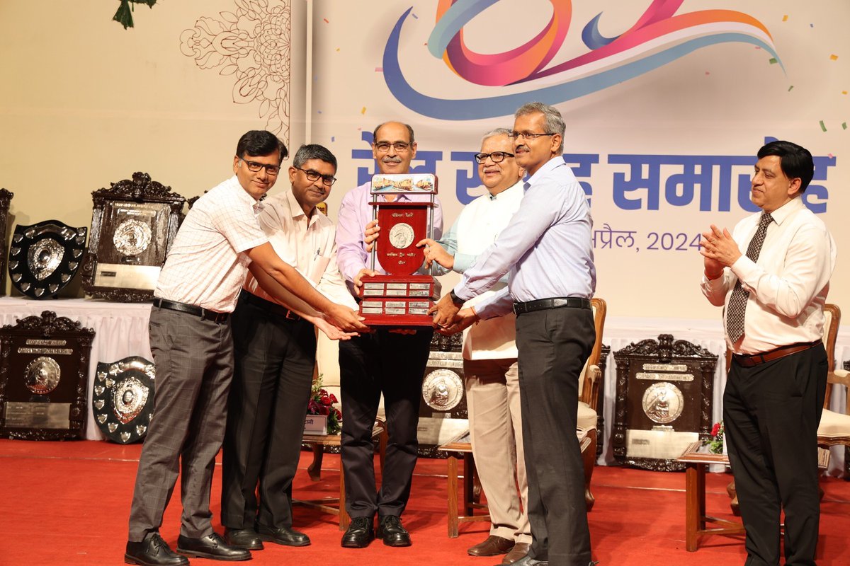 WesternRly's tweet photo. #EfficiencyShield
#RailwayWeek https://t.co/vM08PgTrVJ