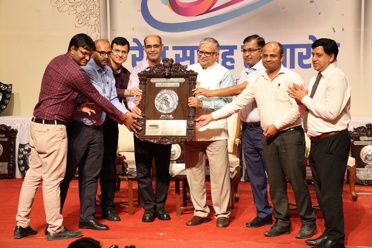 WesternRly's tweet photo. #EfficiencyShield
#RailwayWeek https://t.co/vM08PgTrVJ