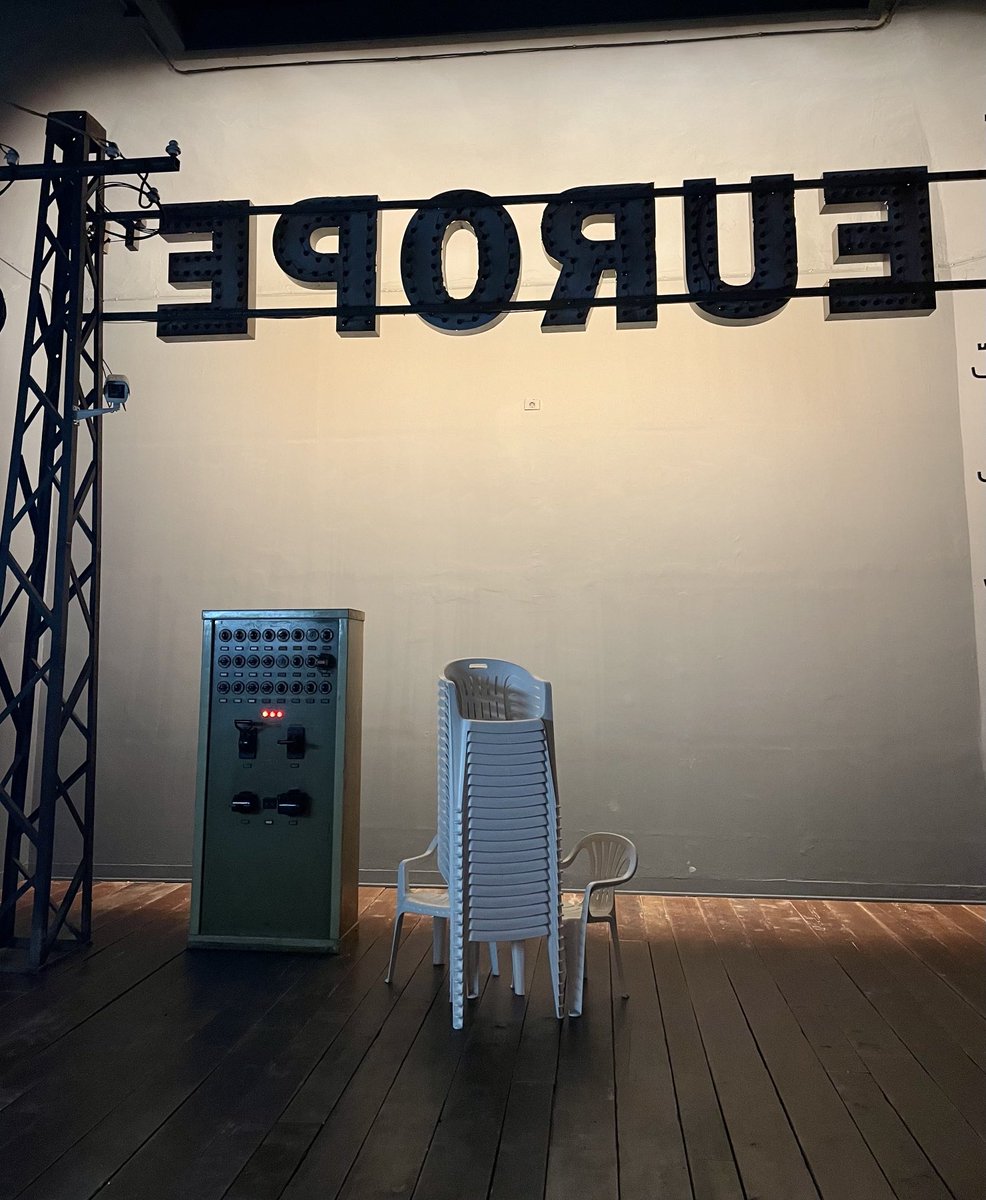 Aus dem Theater in den serbischen Pavillon: der serbische Bühnenbildner (und Castorf-Weggefährte) Alexander Denić ist zu Gast in Venedig ⁦<a href="/la_Biennale/">La Biennale di Venezia</a>⁩