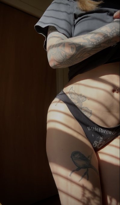 I felt like sharing for free today 🤍  RT if you like my photos https://t.co/3sMIshAQ59<a href="/tag/throne"class="tags"><span>#throne</span></a><a href="/tag/wishlist"class="tags"><span>#wishlist</span></a>