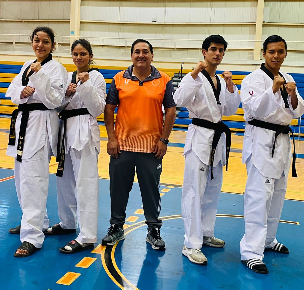 Quiero felicitar a nuestros taekwondoínes José Ignacio Pérez Ortiz, Patricia Joseline Estrada Tirado, Natalia Montserrat Sarmiento Rodríguez, Santiago Misael Muñiz Orozco, por su destacada actuación en el Regional del CONDDE.
