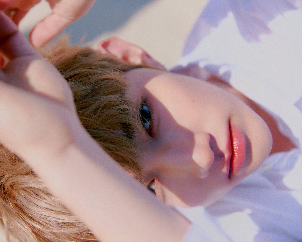 zhagmhao's tweet photo. Savoring the ocean breeze under the soft glow of the sun, that’s where our first meeting began. Your hair gently tousled by the wind, your smile brighter than the sun—you had me from the moment you said hello. https://t.co/OXD403IG9z
