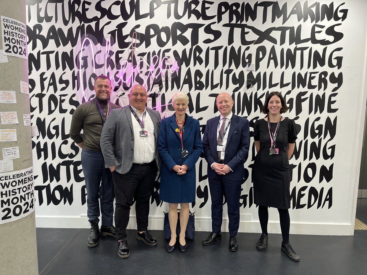 Lovely visit to @morleycollege to their Chelsea centre which has recently been redeveloped. Wonderful industry standard facilities for art & design students. One of the few colleges to hold TEF gold for HE. Thank you @AndrewGower