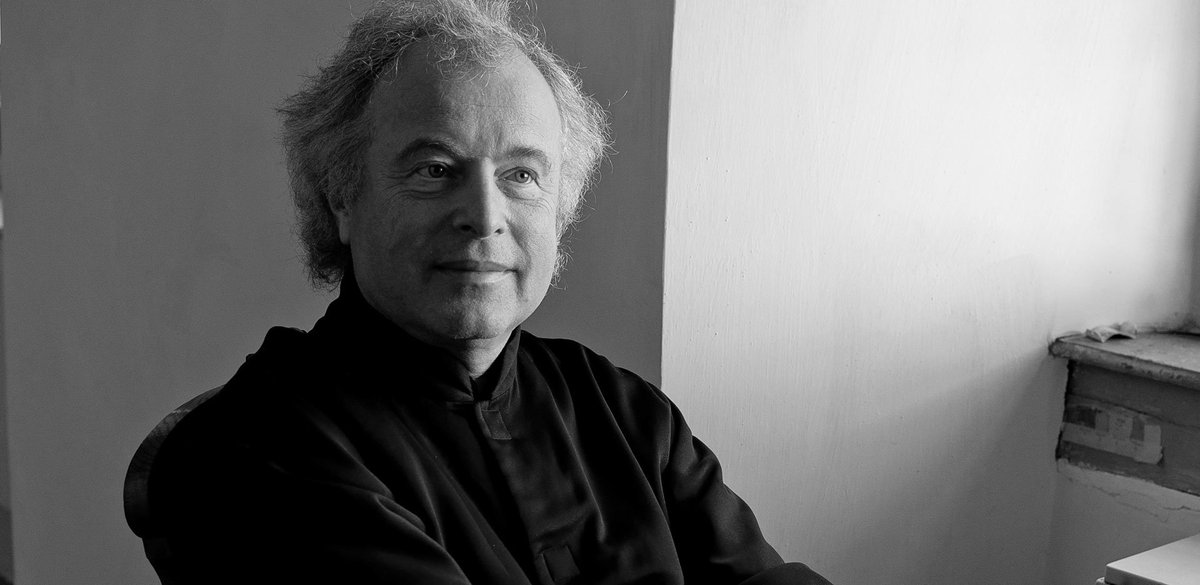 The @ChambOrchEurope: unique in its class. Sir @SchiffAndras , not only a master of the piano but also a passionate conductor, celebrates his deep bond with the orchestra in a program of Haydn and Brahms. elphi.me/schiff_coe