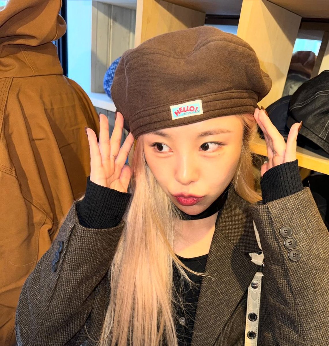 JWIrresistible's tweet photo. 행복하자휜아🦋

＃확실한_확신의행복_햅휘데이 
＃ThirtySexy_WheeinDay https://t.co/XMcD1NZuqk