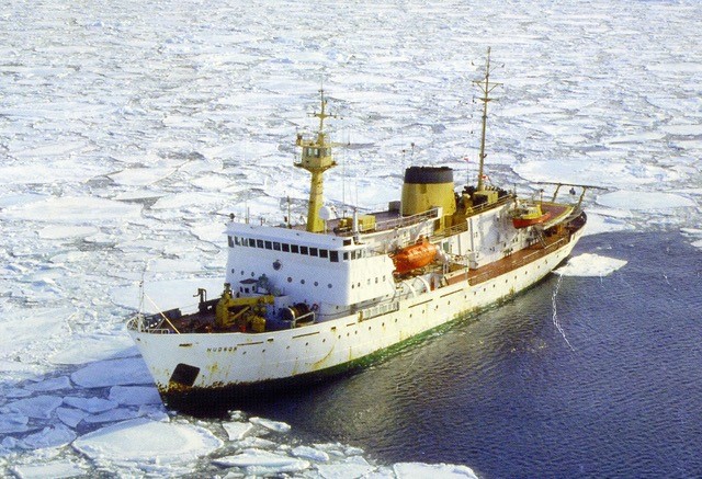 Tonight at 6:30 pm #TuesdayNightTalk Ship with a Soul: a Brief History of the CSS/CCGS Hudson (1963-2022), Dr. Don Gordon. (CSS/CCGS Hudson photo: Government of Canada). maritimemuseum.novascotia.ca/event/ship-sou…