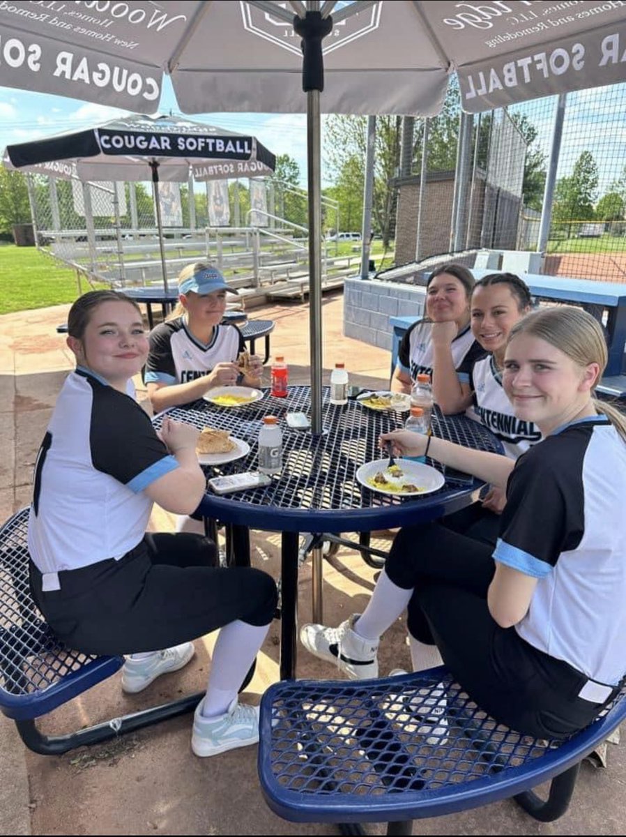 Thank you Pita Way for feeding the Lady Cougars before yesterday’s game! Go visit our Pita Way friends at 500 Cool Springs Blvd, suite 120, Franklin, TN 37067.