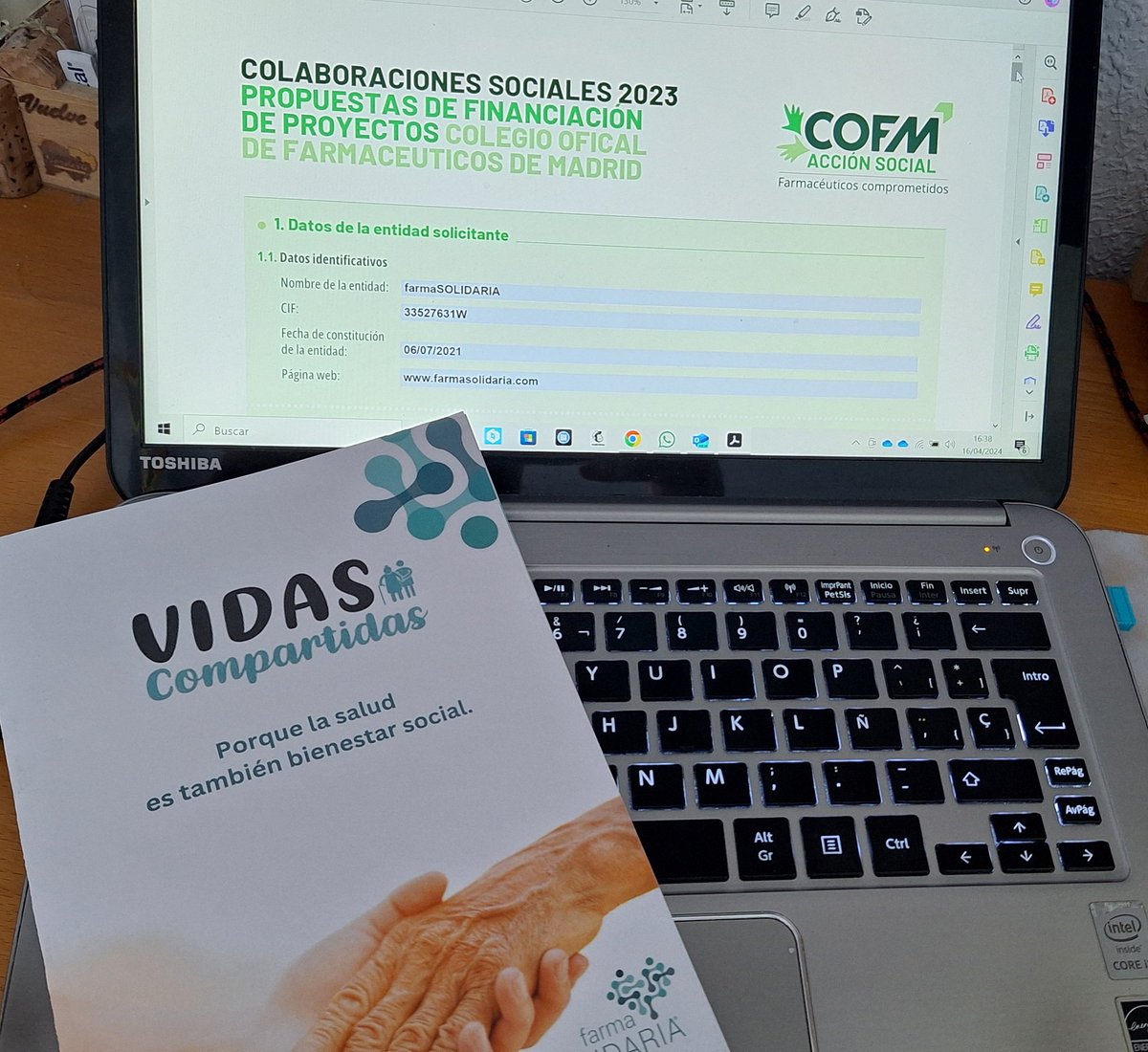 #VidasCompartidas es sin duda nuestro proyecto más ambicioso en cuanto al concepto amplio de salud que incluye el bienestrasocial, iniciado en la <a href="/ComunidadMadrid/">Comunidad de Madrid</a> con el apoyo del <a href="/COFMadrid/">COF Madrid</a>