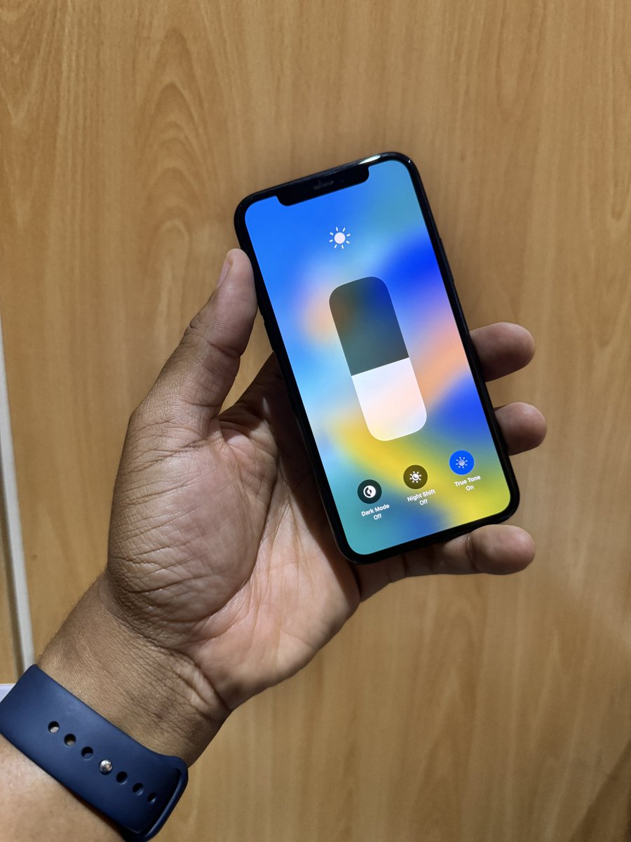 Deal‼️ very clean iPhone 11 Pro 64gb with 75% battery. Device is very very clean and screen is original! Face ID works great! Price: N290,000 Account: 8232100166 Dabz Global Biz Ven Moniepoint Call only 09078333831 for order and enquiries