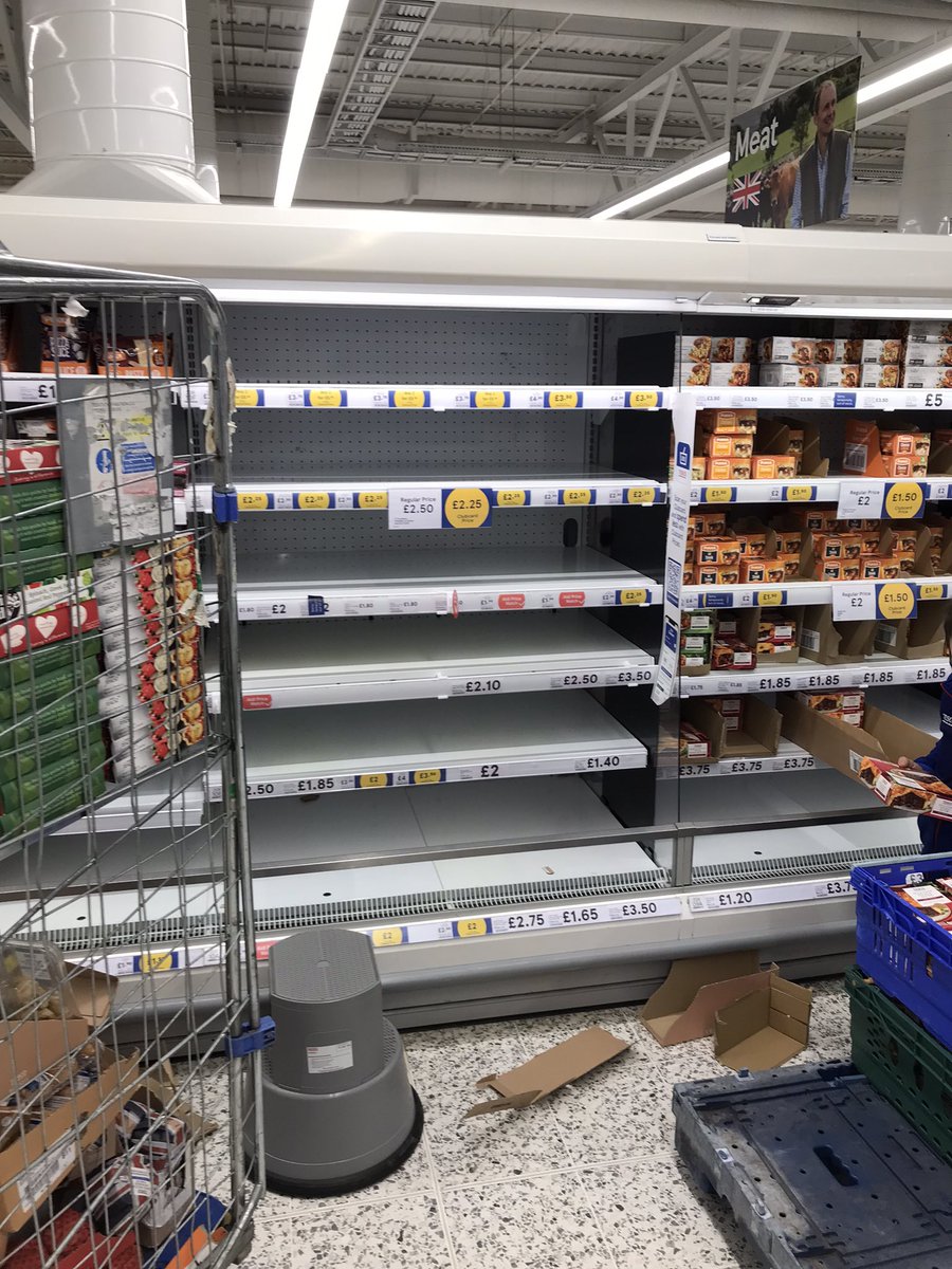 LochlainFeeley's tweet photo. @Tesco throwback Monday Tesco Shelthorpe (Loughborough) - at 7:00 pm last night it looked like Poland in the 1980’s. Apparently shelves being cleaned. Tough luck if you need to buy leaf salad, fish, or deli-meats. Tesco is just about profits now- customer comes last! What a joke! https://t.co/qRjlWqmj6D