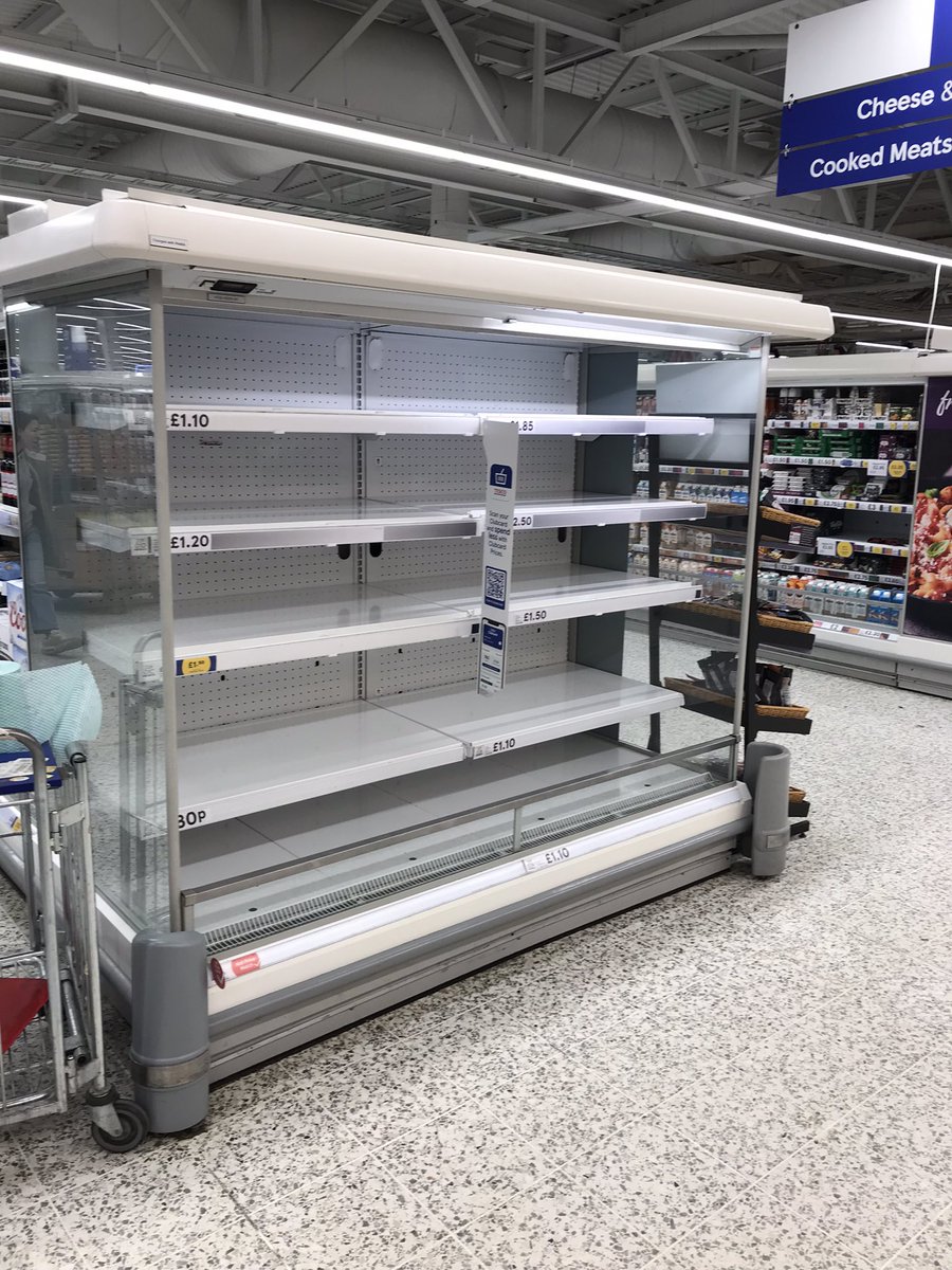 LochlainFeeley's tweet photo. @Tesco throwback Monday Tesco Shelthorpe (Loughborough) - at 7:00 pm last night it looked like Poland in the 1980’s. Apparently shelves being cleaned. Tough luck if you need to buy leaf salad, fish, or deli-meats. Tesco is just about profits now- customer comes last! What a joke! https://t.co/qRjlWqmj6D