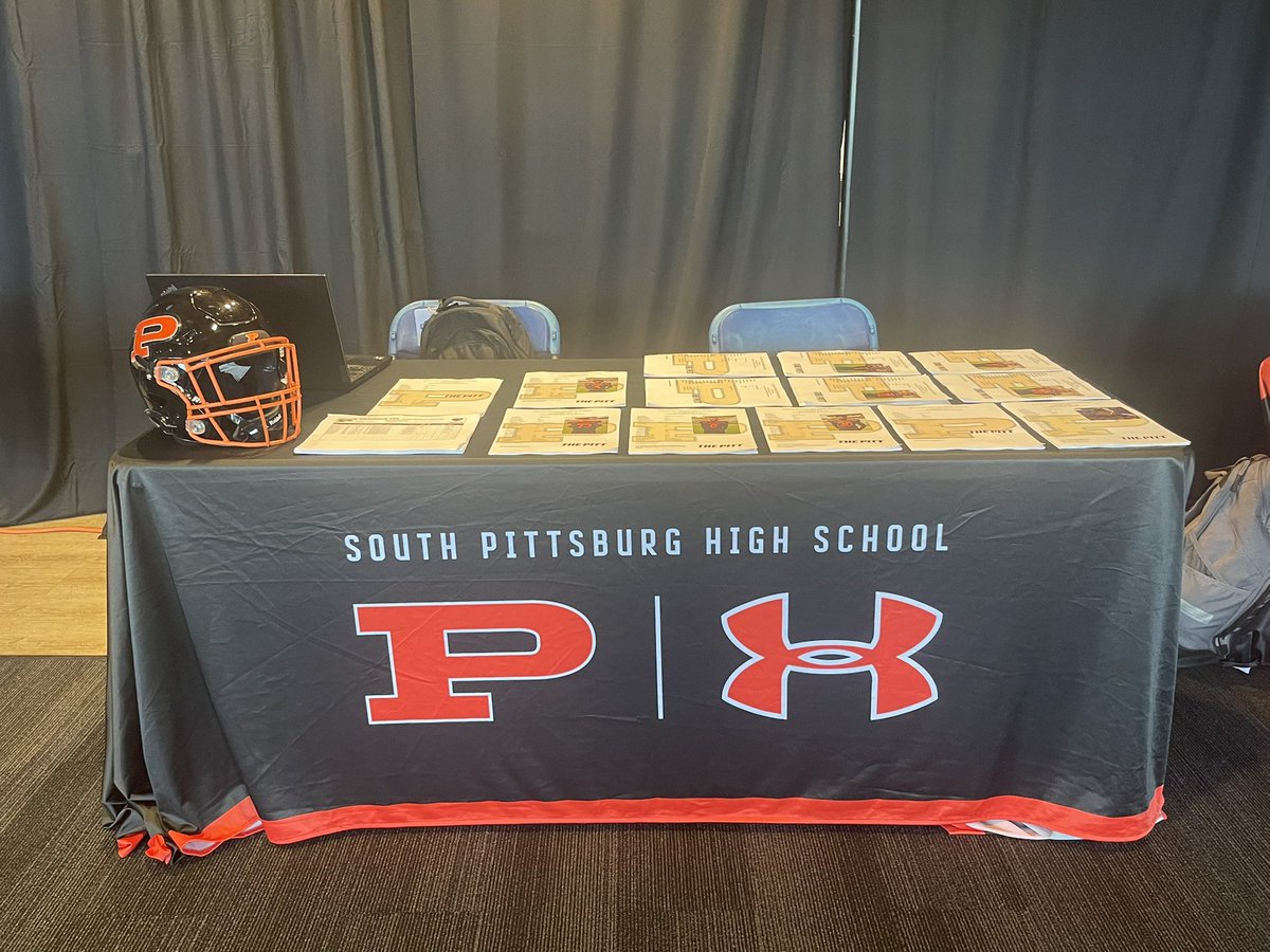 THE PITT is in the house! Let’s get some kids recruited. 2024 Tennessee Titans/TnFCA Recruiting Fair. #ThePitt @QMccamey52 @JamoGriffith