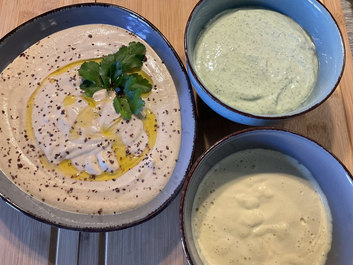 beaphi99's tweet photo. Hallonie🙋🏻‍♀️Habe ich gestern etwas übertrieben 🫣Definitiv😂Gestern habe ich Portobello Seitan Kebeb in homemade Tasche gemacht,dazu gab es selbstverständlich selbstgemachte vegane Mayo(Rezept in ALT).Außerdem gab es Hummus und frische vegane Bärlauchcreme. #GoVegan #Hummus #kebeb https://t.co/7F11zoRebH